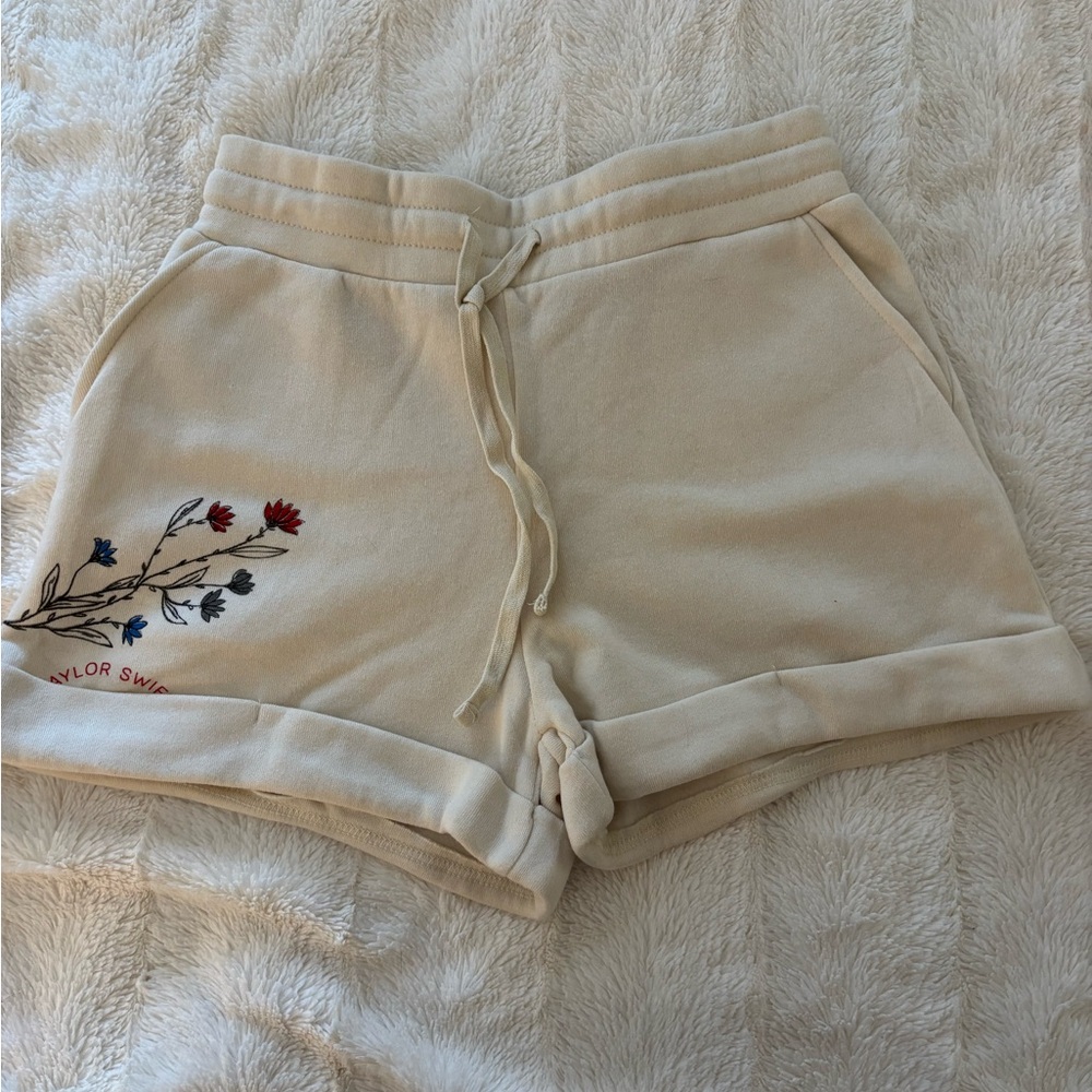 Taylor Swift Loving Him was Red Sweat Shorts